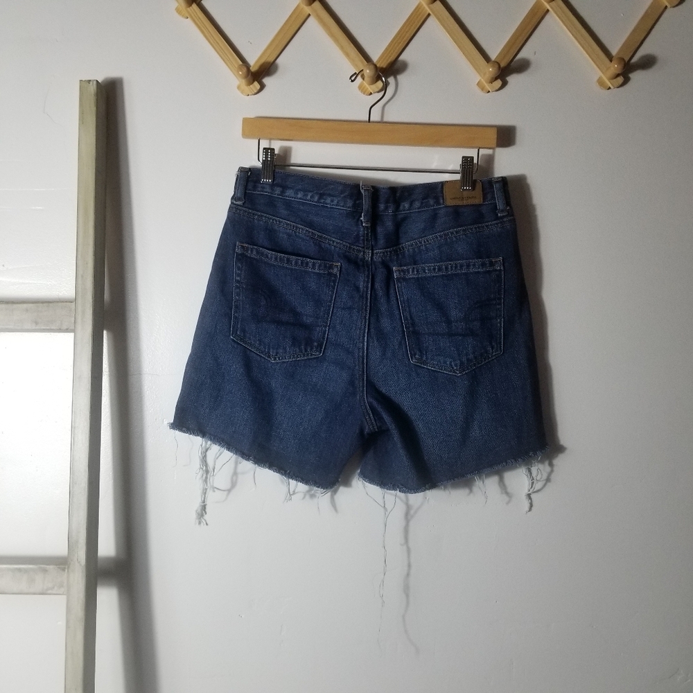 AMERICAN EAGLE WOMEN'S CUTOFF JEAN SHORTS SIZE 6 - Picture 2 of 12